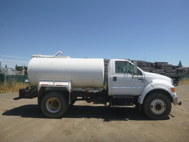 2011-ford-f750-image-7