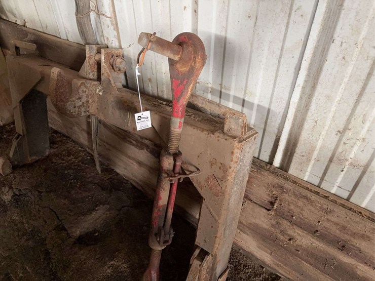 three-point-tractor-quick-hitch-with-adjustable-top-link-image-3