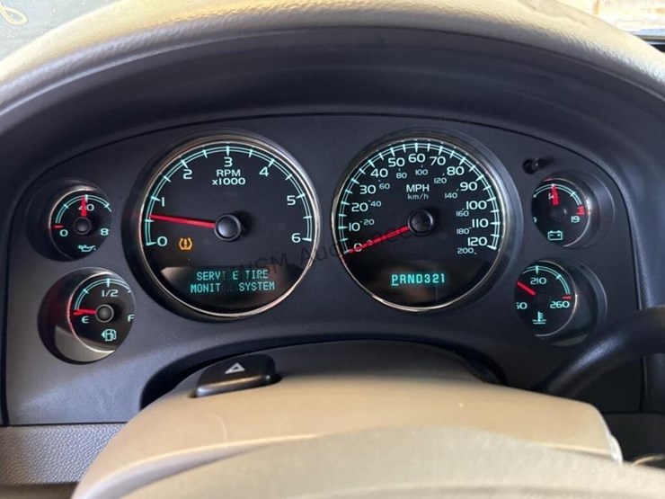 2007-chevrolet-tahoe-image-17