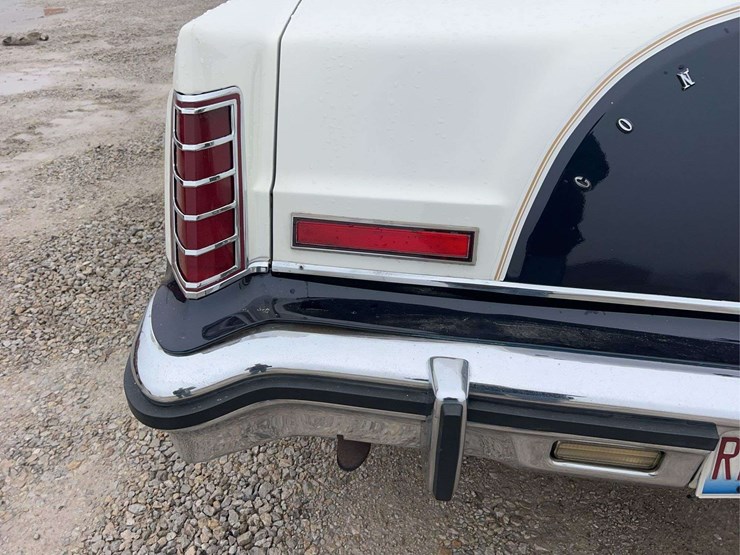 1979-lincoln-continental-mark-v-image-31