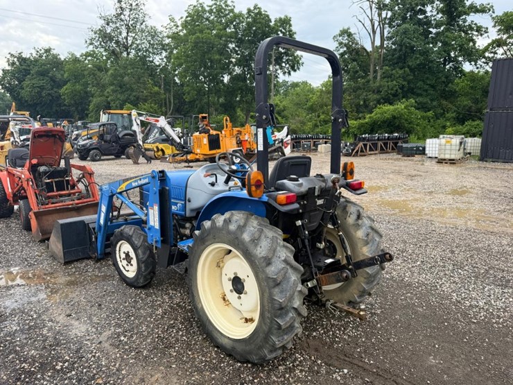 new-holland-workmaster-40-image-2