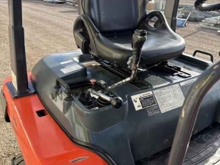 kubota-r420s-image-26