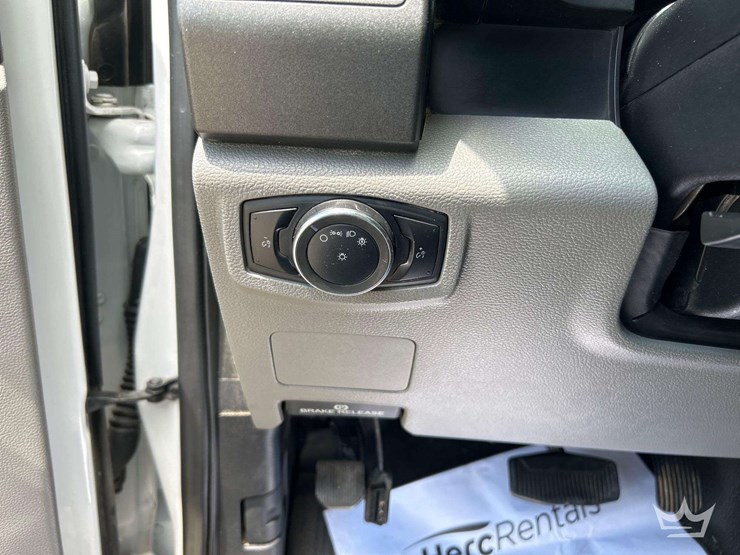 2020-ford-f550-image-16