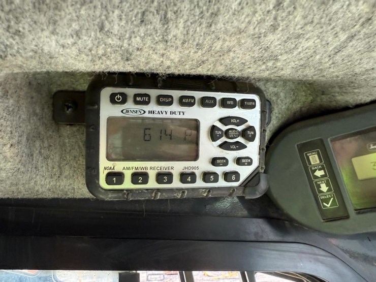 deere-333e-image-25