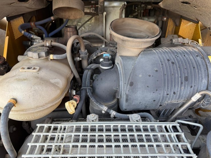 2019-deere-331g-image-17