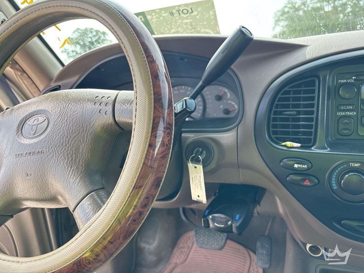 2002-toyota-sequoia-image-15