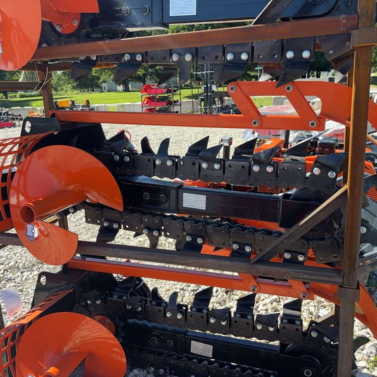 D39 Skid Steer Trencher Attachment