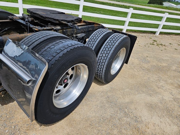 2006-peterbilt-386-image-76