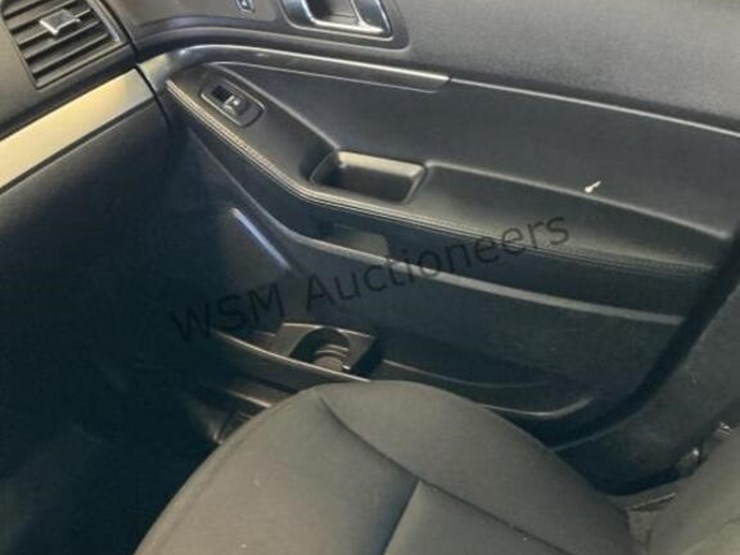 2017-ford-explorer-image-21