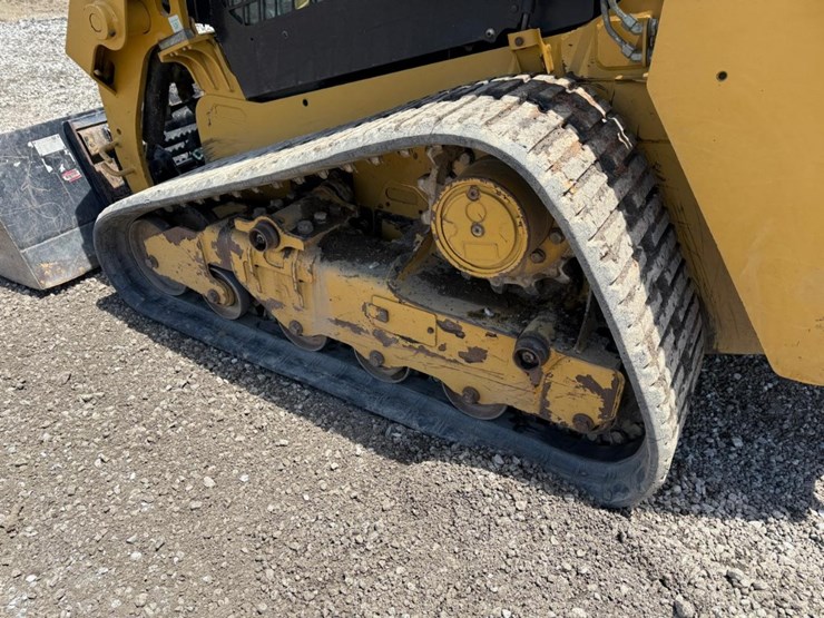 2019-caterpillar-239d3-image-17