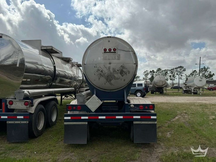 1979-fruehauf-tanker-image-11