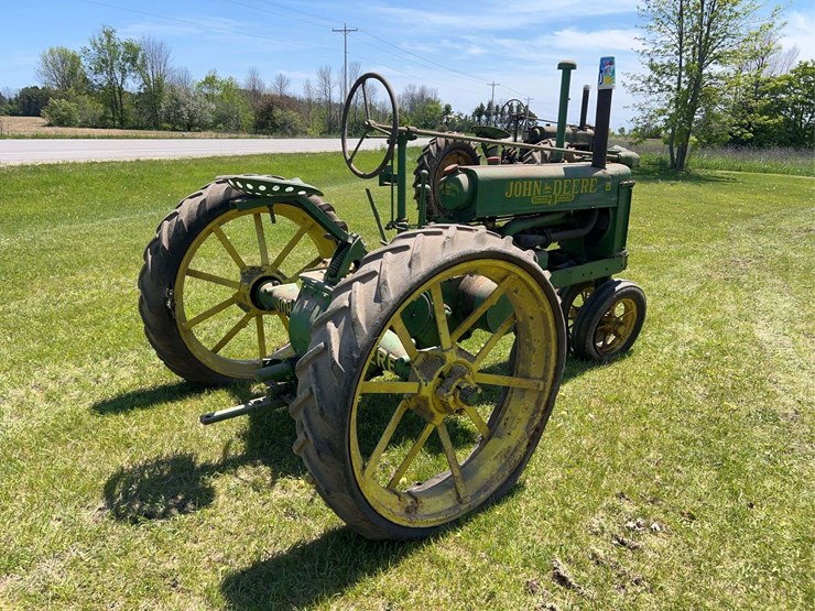 john-deere-b-image-3