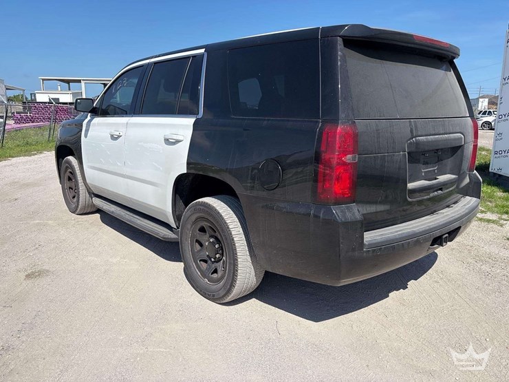 2020-chevrolet-tahoe-image-4