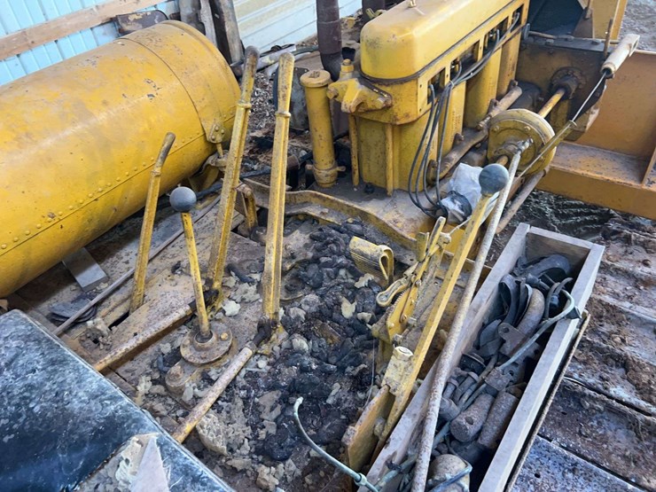 caterpillar-thirty-image-24