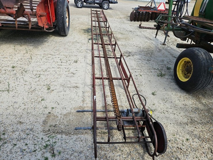 new-holland-25-image-2