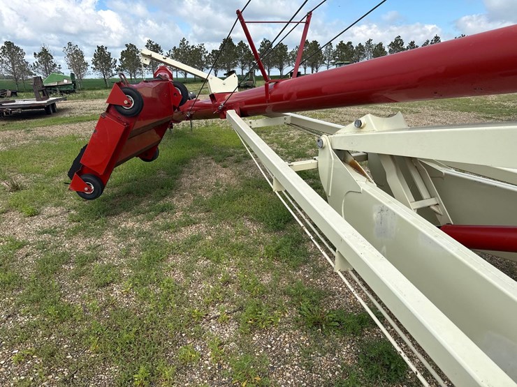 buhler-farm-king-1395-image-9