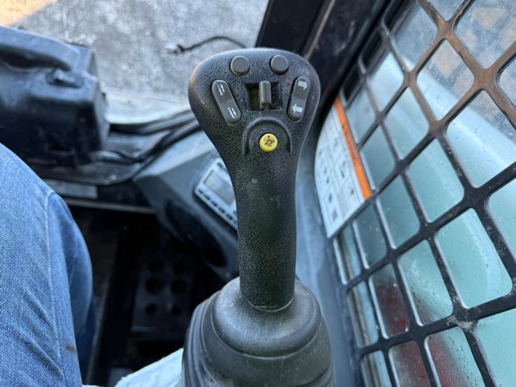 2019-bobcat-s550-image-19