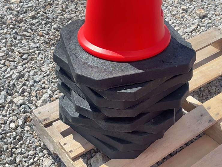 traffic-safety-cone-with-stacked-hexagonal-rubber-bases-image-3