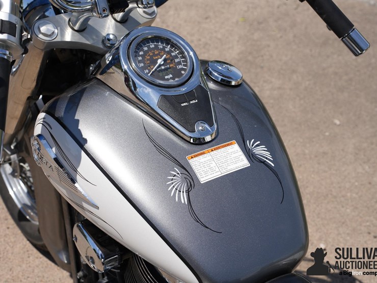 run-#13---2003-suzuki-vl800-trike-image-18
