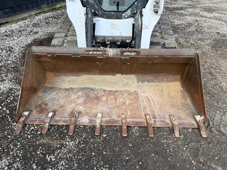 2019-bobcat-t740-image-9