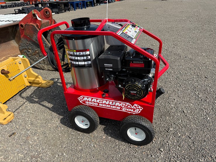 #33-•-magnum-4000-series-heated-pressure-washer-image-1