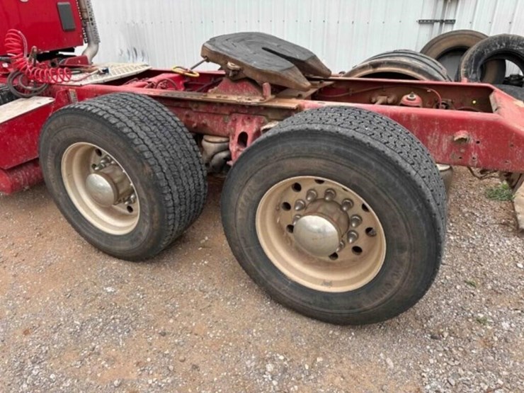 2018-kenworth-t680-image-10