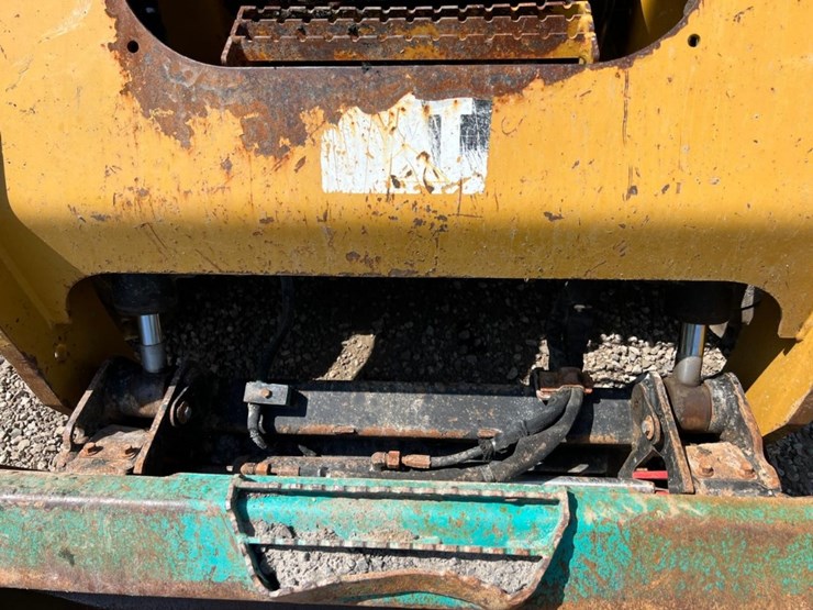 caterpillar-262d-image-11