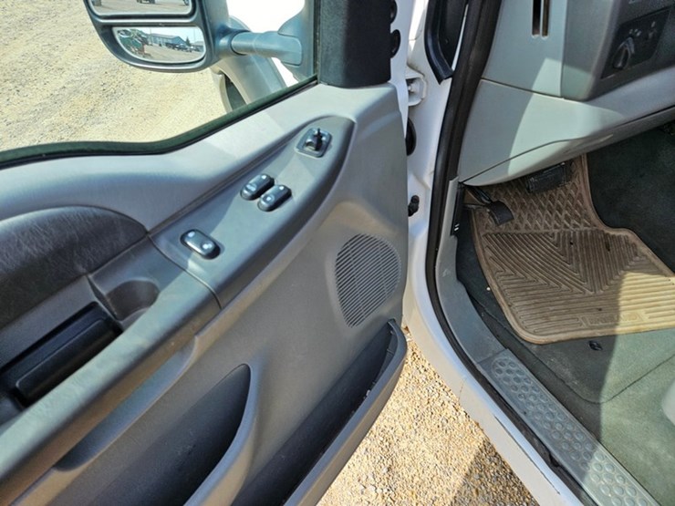 2004-ford-f250-xlt-image-26