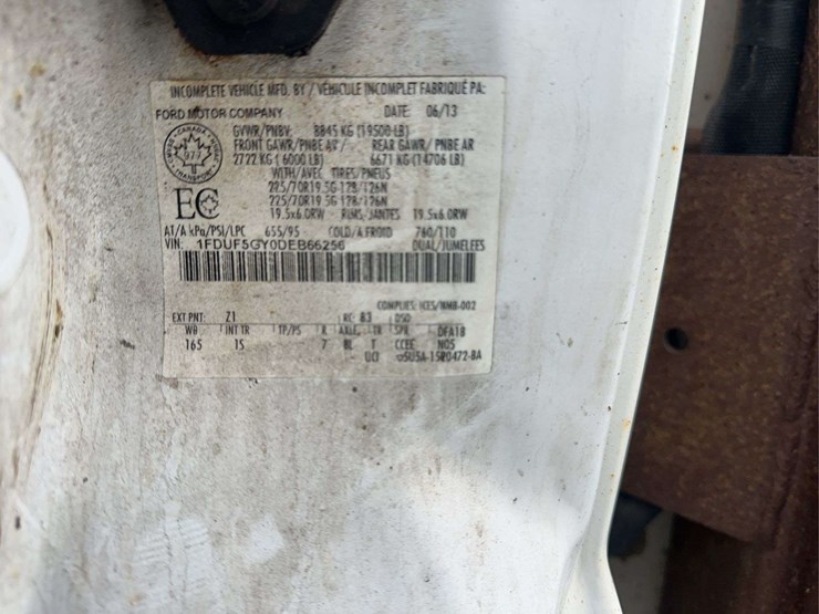 2013-ford-f550-xl-image-30