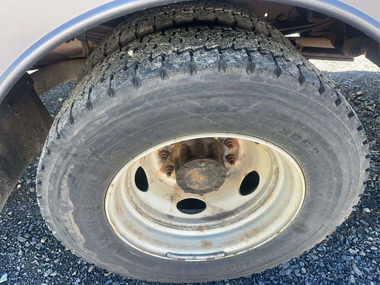 2012-ford-f550-image-11