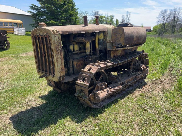 caterpillar-twenty-image-7