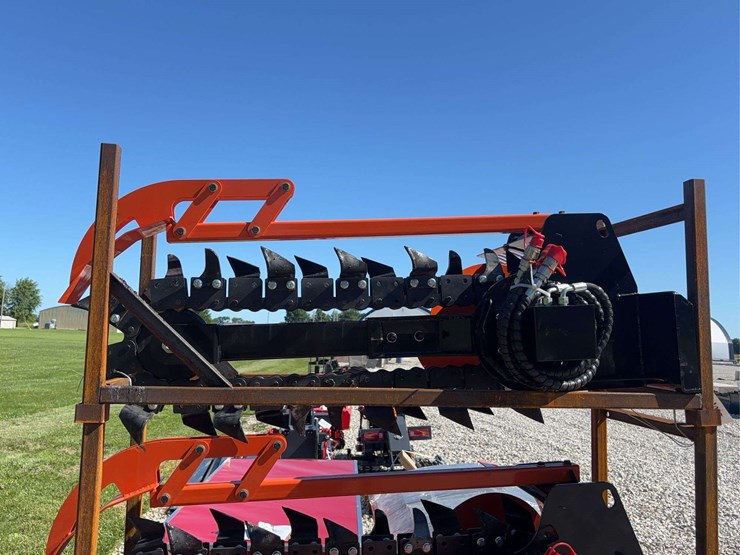 skid-steer-trencher-attachment-model-d39-image-4