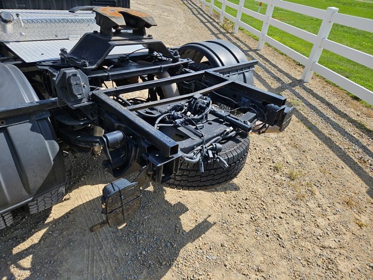 2021-ford-f350-image-15