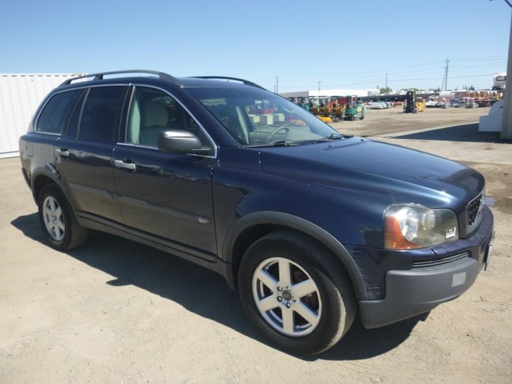 2004-volvo-xc90-image-2