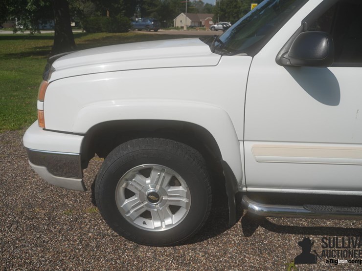 2006-chevrolet-silverado-1500-image-12