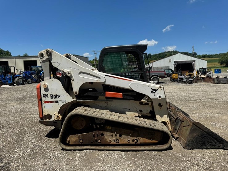 bobcat-t870-image-7