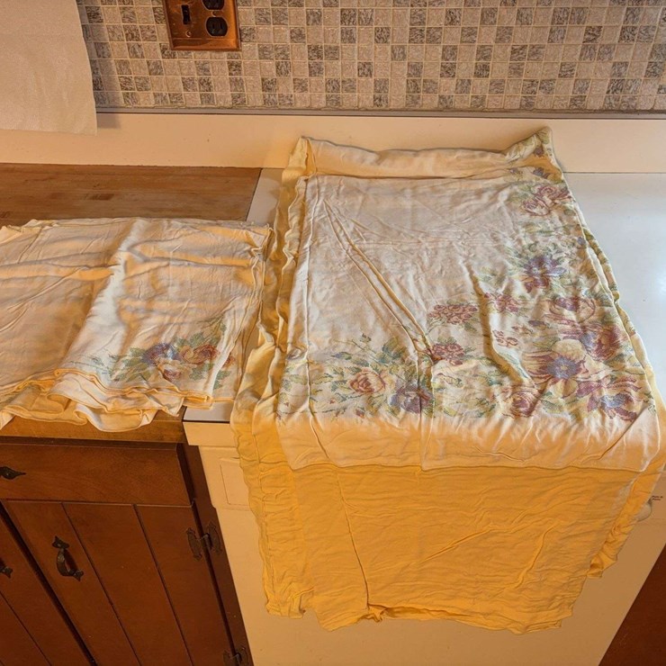 Floral Print Bed Sheet Set with Ruffled Edging