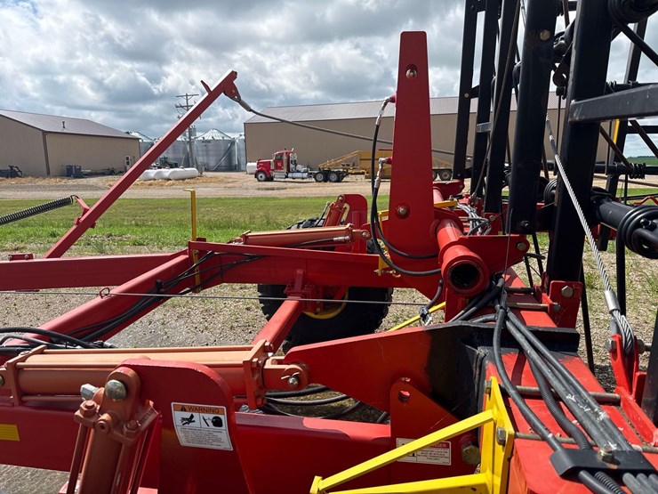 2013-bourgault-7200-image-17