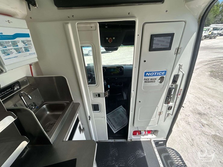 2021-mercedes-benz-sprinter-4500-image-29