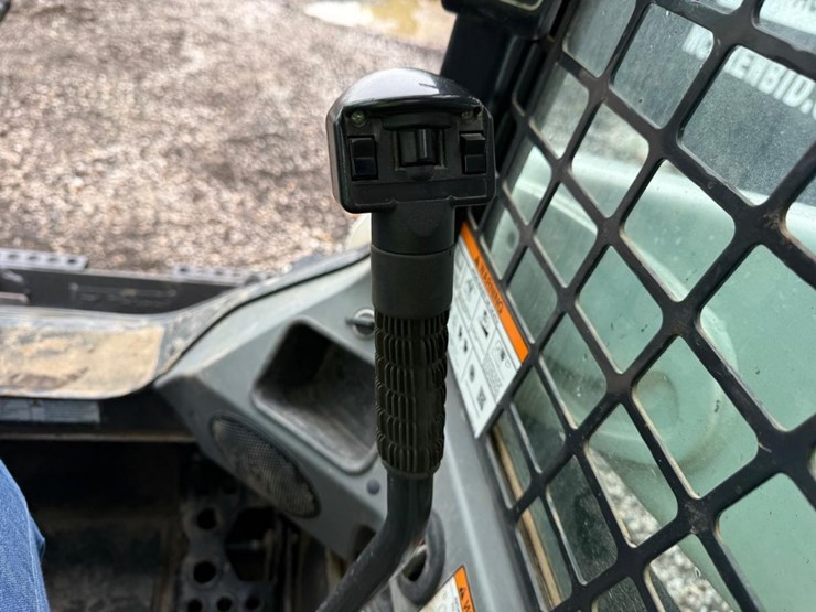 2019-bobcat-t595-image-21