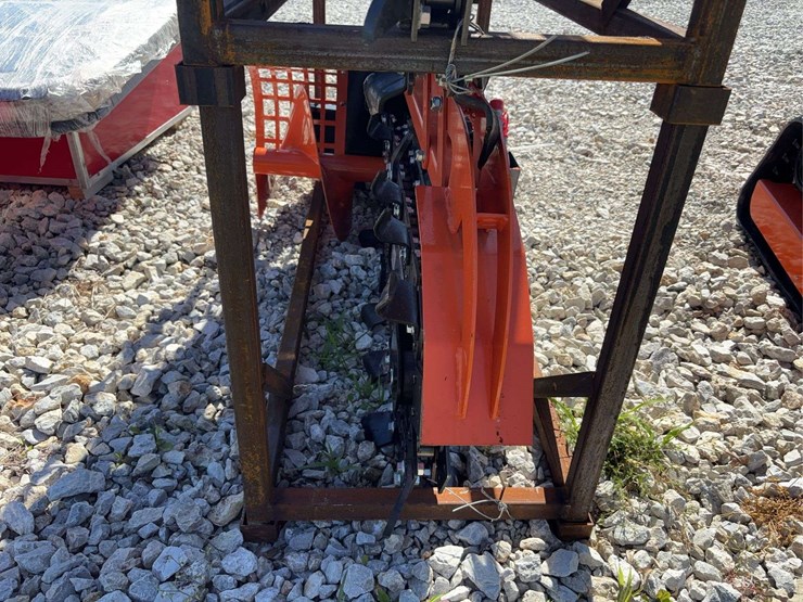 skid-steer-trencher-attachment-model-d39-image-3