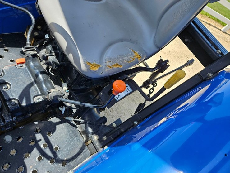 new-holland-tt60a-image-30