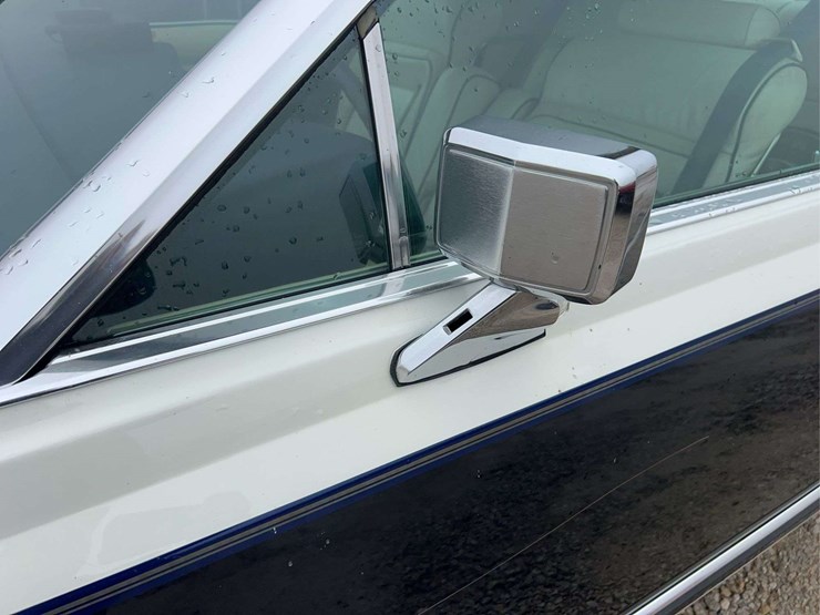 1979-lincoln-continental-mark-v-image-18