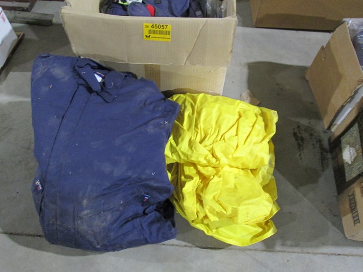 #45057-•-lot-of-winter-clothes-inv#45057-image-3