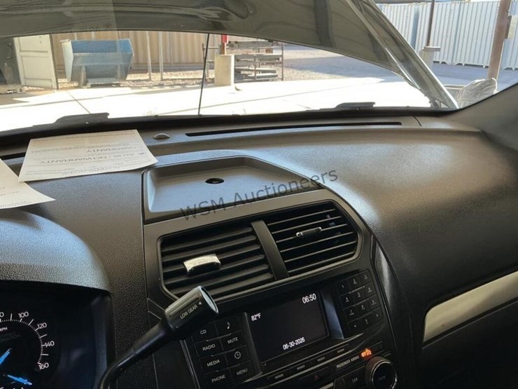 2017-ford-explorer-image-19