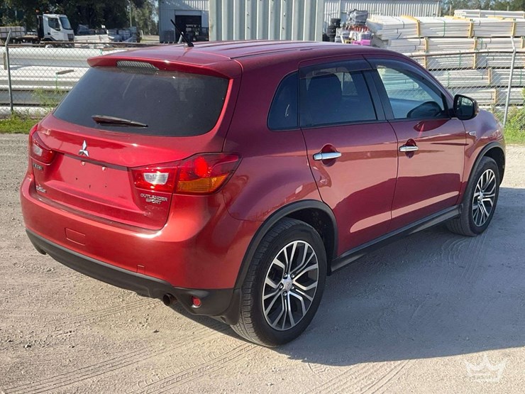 2016-mitsubishi-outlander-image-3
