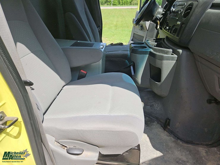 2010-ford-cargo-image-20