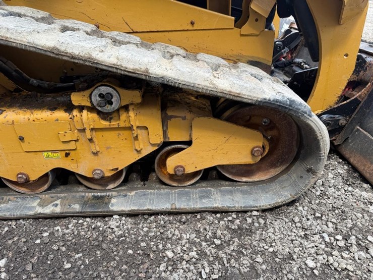 2021-caterpillar-259d3-image-14