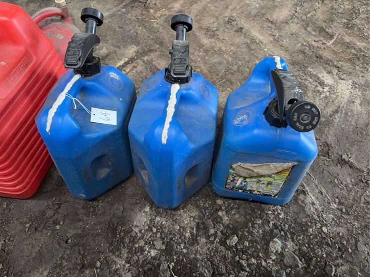 (7)-plastic-fuel-and-utility-containers-image-2