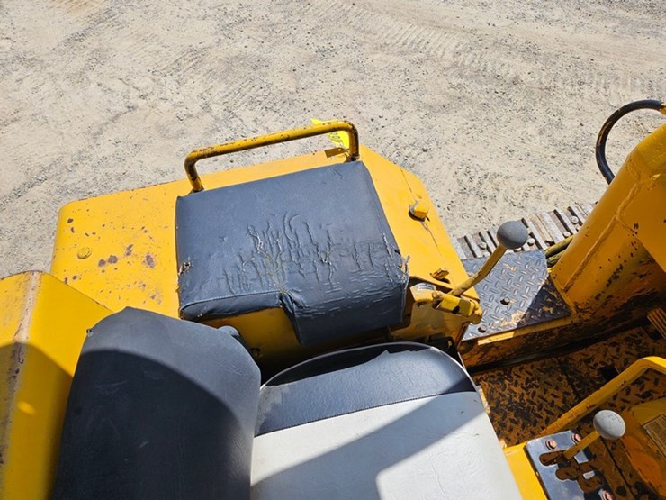 deere-350b-image-33